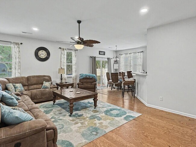 Foto del edificio - 9406 Night Harbor Dr