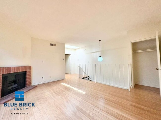 Building Photo - 4455 Vista Del Monte Ave