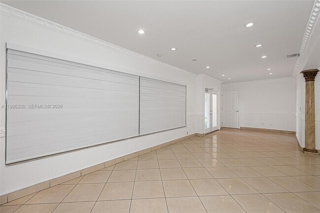 Foto del edificio - 2545 NE 207th St