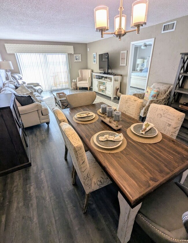 Foto del edificio - Fully Furnished Admiralty Club Riverfront ...