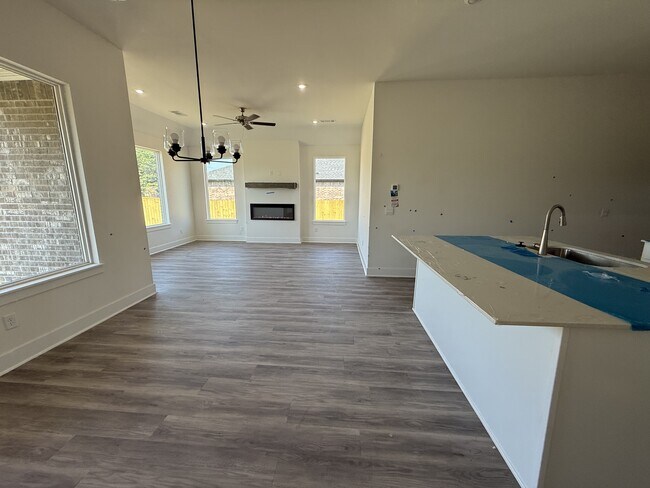 Building Photo - 416 Gosling Is
