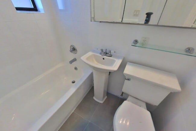 Building Photo - 219 E 23rd St