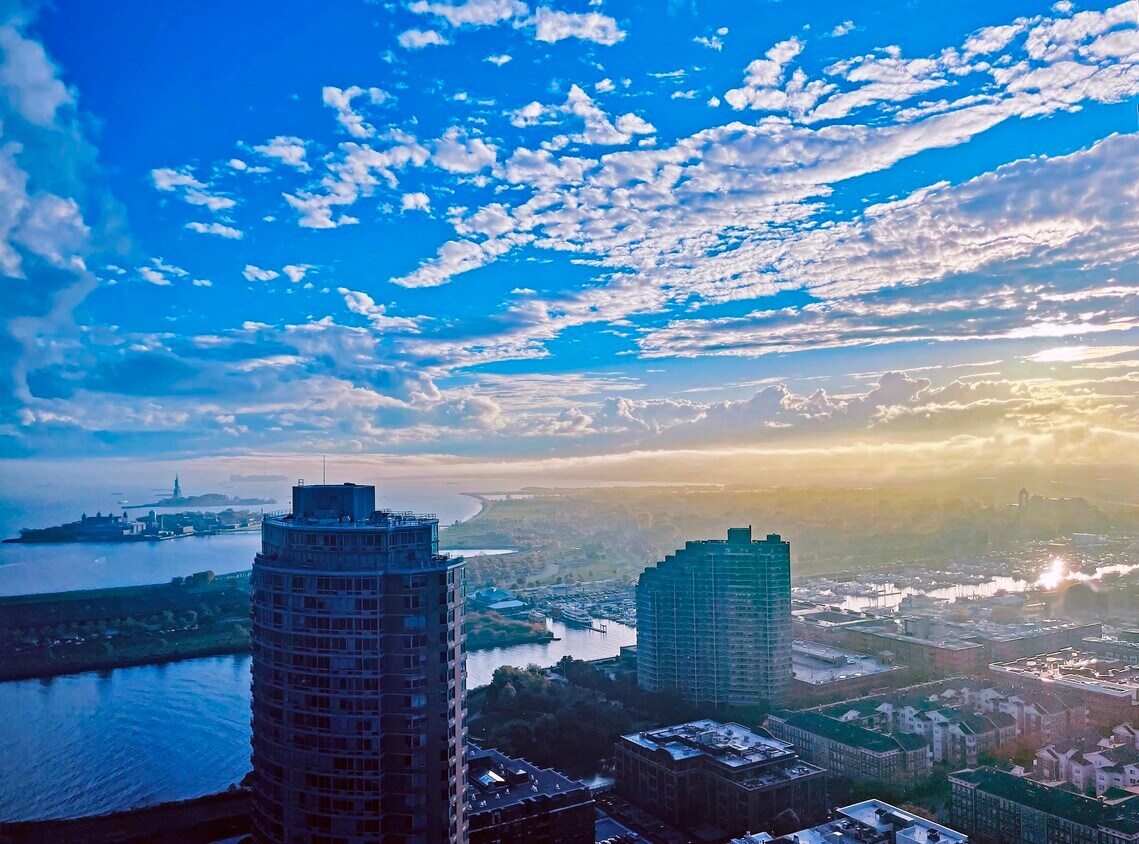 77 Hudson St Unit 4011, Jersey City, NJ 07302 Condo for Rent in