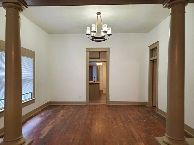 Building Photo - 1779 Liberty Ave, Beaumont TX 77701