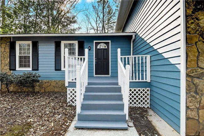 Foto del edificio - 1075 Forest Heights Rd