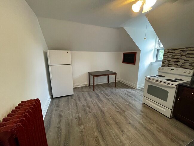 Cocina - 341 S Aiken Ave