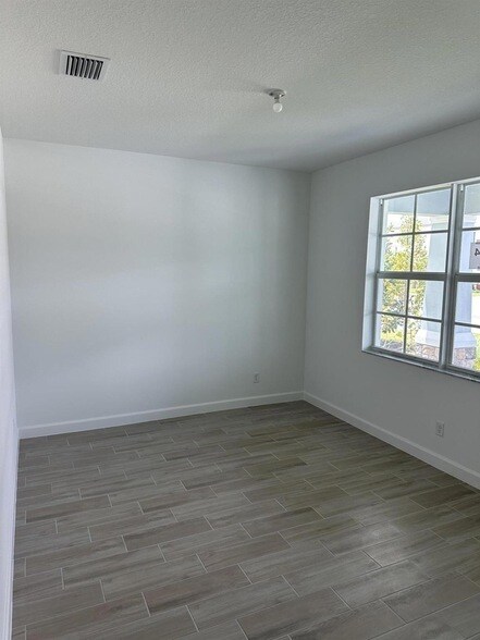 Foto del edificio - 1166 Tangled Orch Trce