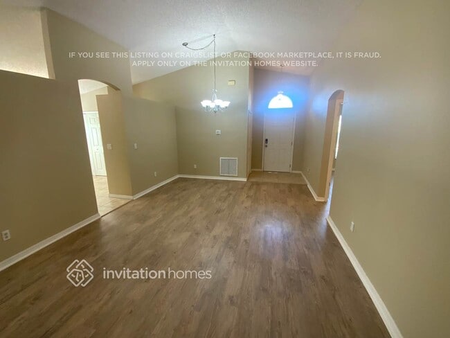 Building Photo - 214 Oak Branch Dr