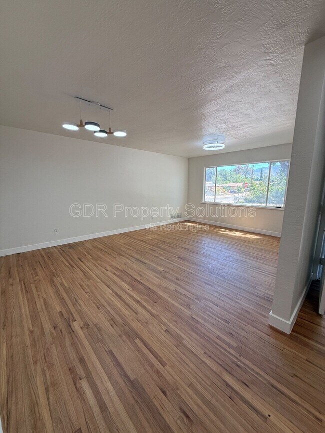 Foto del edificio - 1317 Espanola St NE
