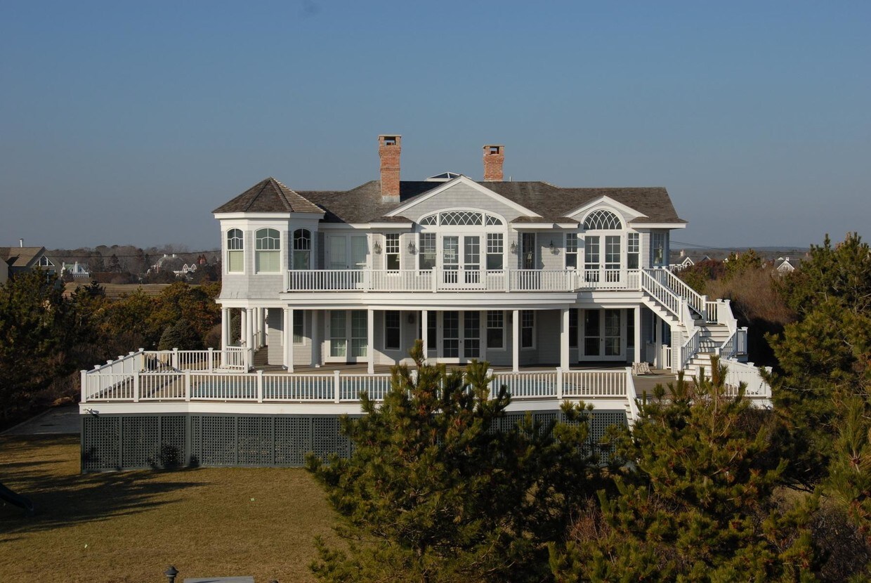 Primary Photo - 148 Dune Rd