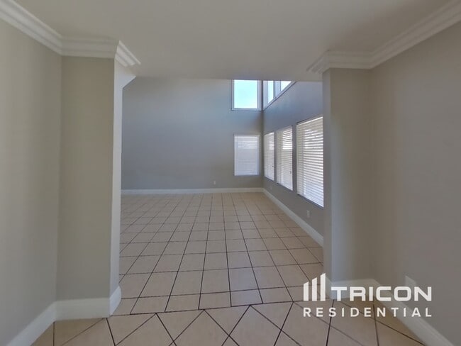 Building Photo - 4548 Little Wren Ln