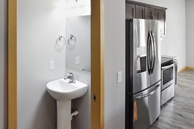 Building Photo - 6062 Driscoll Dr