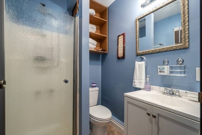 Shower - 15803 Community St