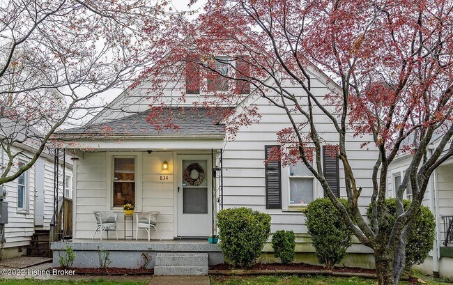 Foto del edificio - 834 W Whitney Ave