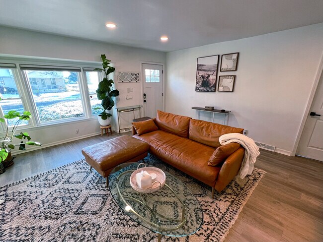 Foto del edificio - 3175 McDowell St