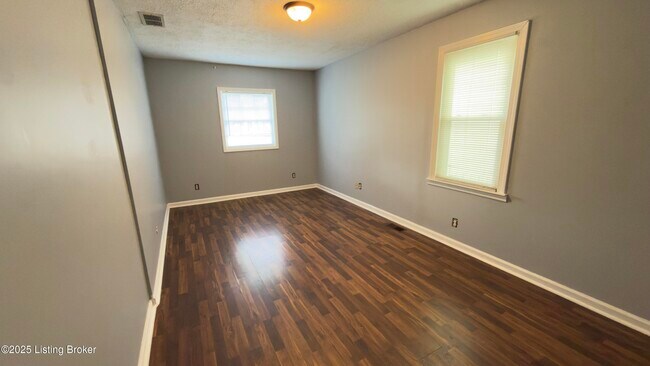 Foto del edificio - 1410 Plank Rd