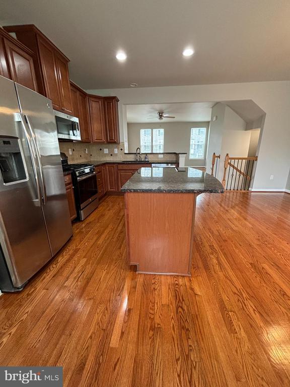 Building Photo - 115 Chamomile Ct
