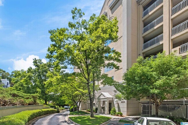 Foto del edificio - 2600 Arlington Ave S