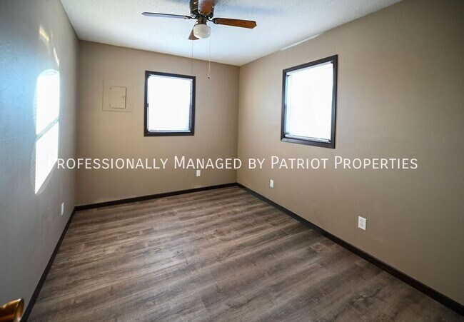 Foto del edificio - 1207 Lakeview Dr