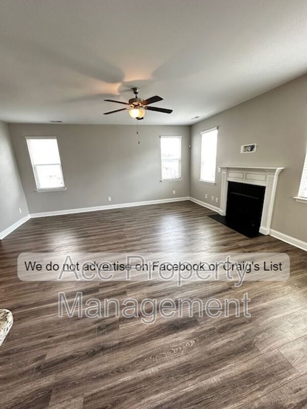 Building Photo - 312 Derby Ln