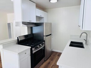 Building Photo - 407 N Avenue 50
