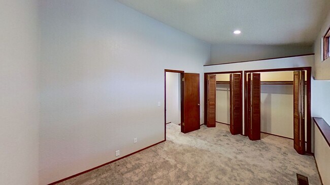 Foto del edificio - 518-520 Carr Dr