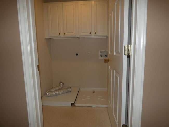 Building Photo - 1481 Cantwell Ct