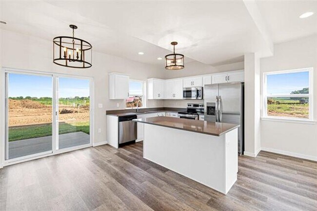 Foto del edificio - Brand New 3 Bedroom, 2.5 Bath, 2-Car Garag...