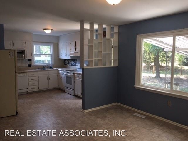 Foto del edificio - 3 br, 1.5 bath House - 5608 Buttonwood Court