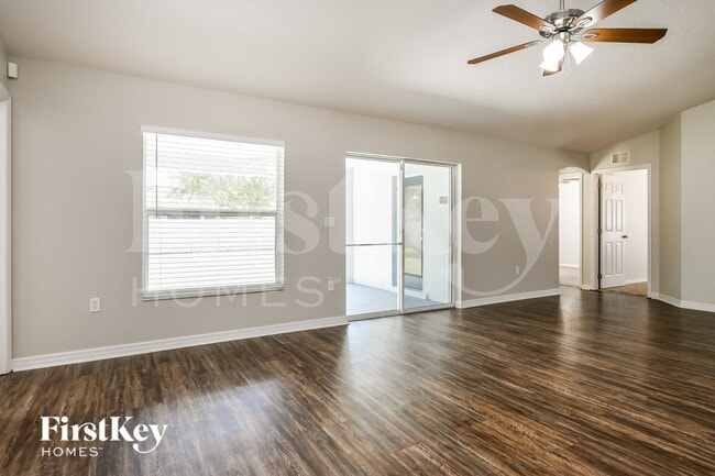 Building Photo - 557 Reddicks Cir