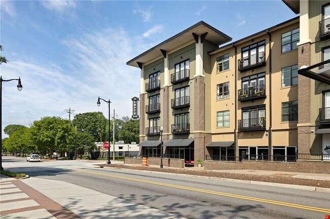 Foto del edificio - 5300 Peachtree Rd