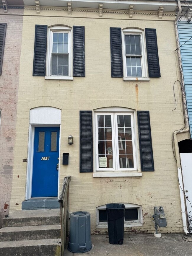 Building Photo - 116 N West St