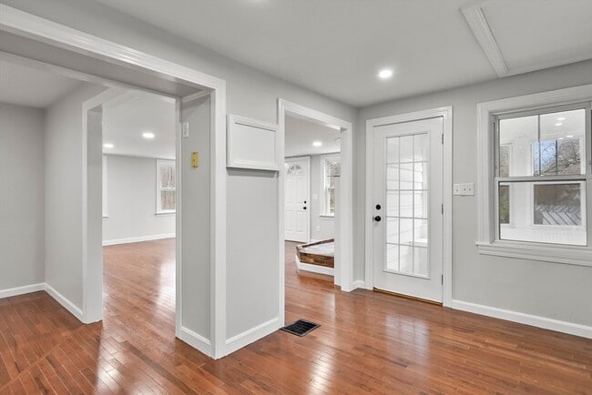 Building Photo - 138 Walker Rd