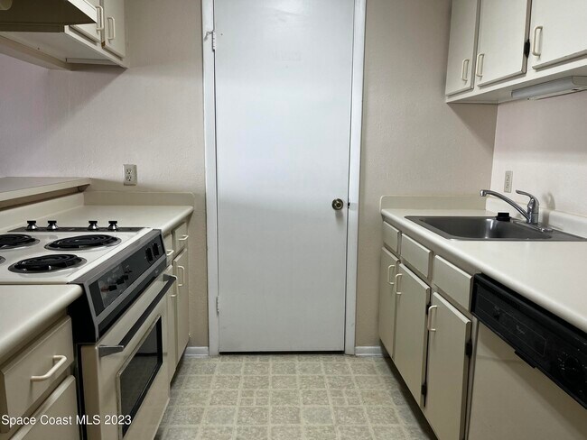 Foto del edificio - 225 S Tropical Trail