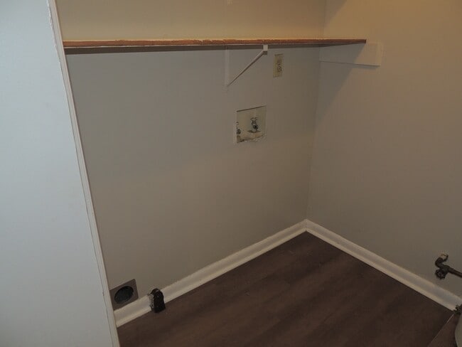 Building Photo - 1018 Wood Creek Dr