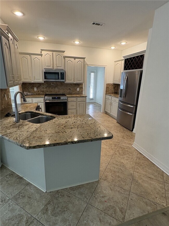 Foto del edificio - 3062 Eaglecrest Cir