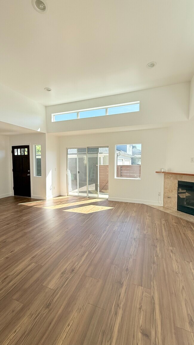 Foto del edificio - 11141 Greenlawn Ave