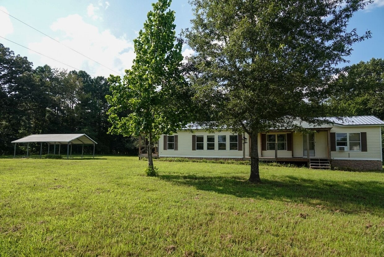 Primary Photo - Charming 3BR House in Whiteville