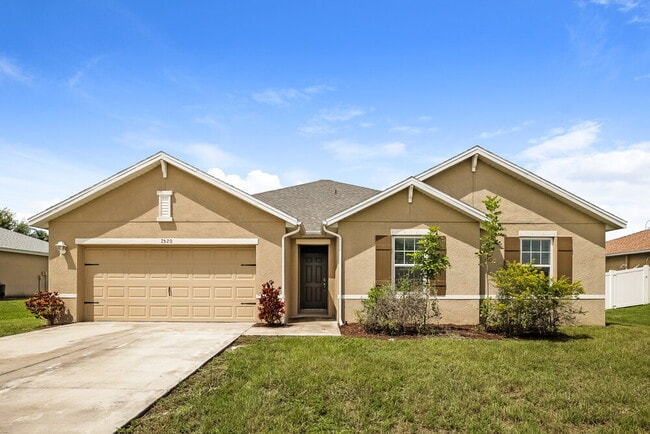 Building Photo - 2520 SW 15th Pl