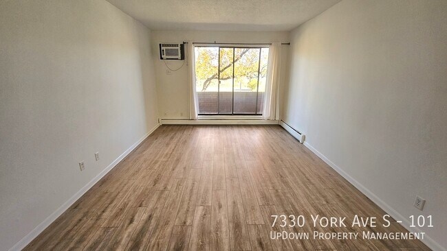 Foto del edificio - 7330 York Ave S