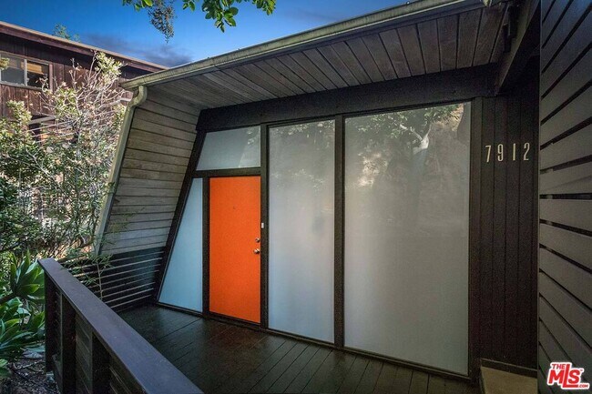 Foto del edificio - 7912 Willow Glen Rd