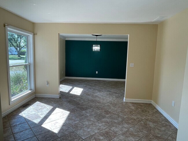 Foto del edificio - Shelby Township Custom Ranch, 3 or 4 Bedro...