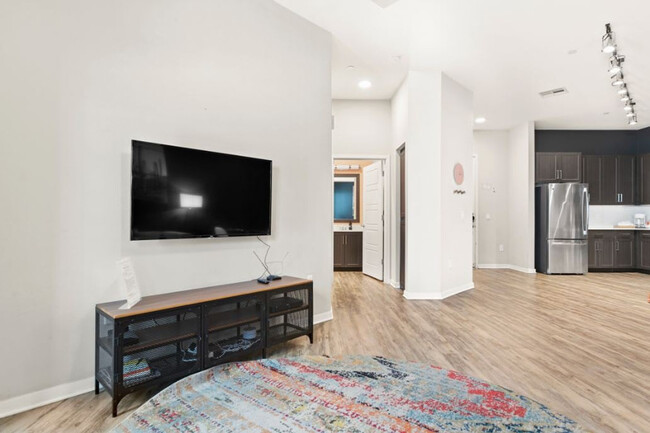Foto del edificio - 4857 N 8th Pl