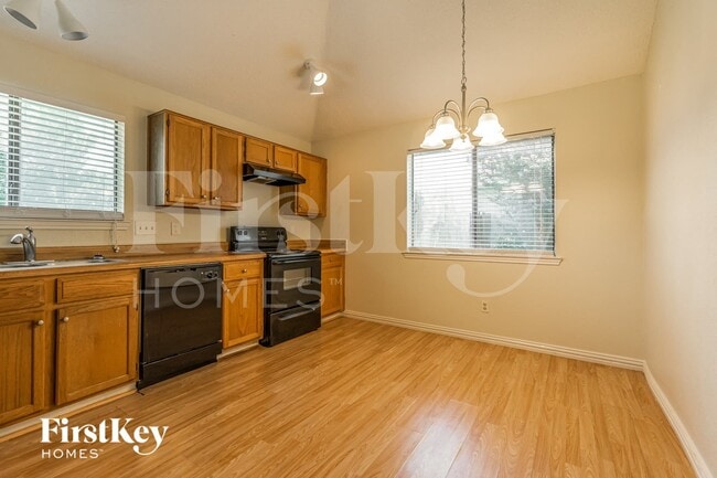 Foto del edificio - 3305 Country Creek Ln