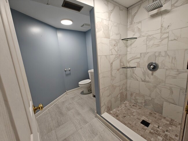 Building Photo - 1410 N Whispering Springs Cir