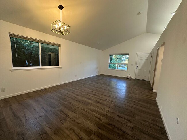 Foto del edificio - Beautiful 3 Bedroom 2 Bathroom home in Mar...