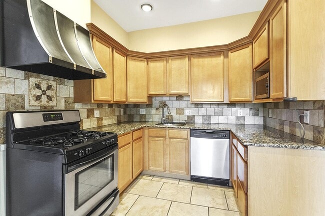 Foto del edificio - Charming Five Points home with outdoor oasis on corner lot