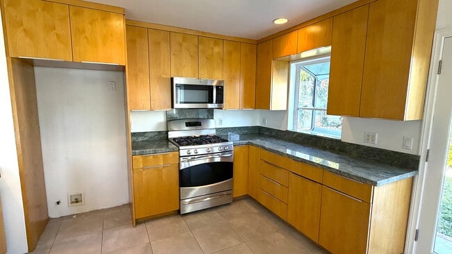 Foto del edificio - 257 Claremont Ave