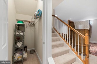 Building Photo - 43610 Aldie Mill Ct