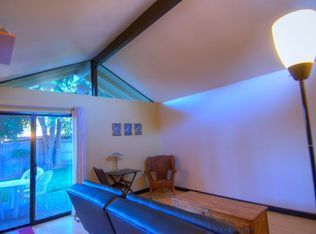 Foto del edificio - Super cute 2/2 (COMPLETELY UPGRADED)!!  Please read entire ad for showings!